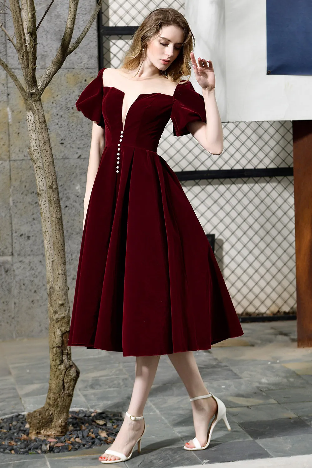 A Line Jewel Velvet Wine Prom Dresses Short Sleeves