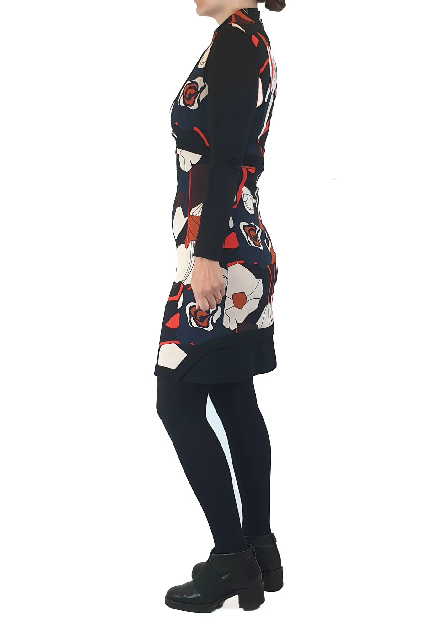 Cue fabulous 60s inspired sleeveless dress size 8