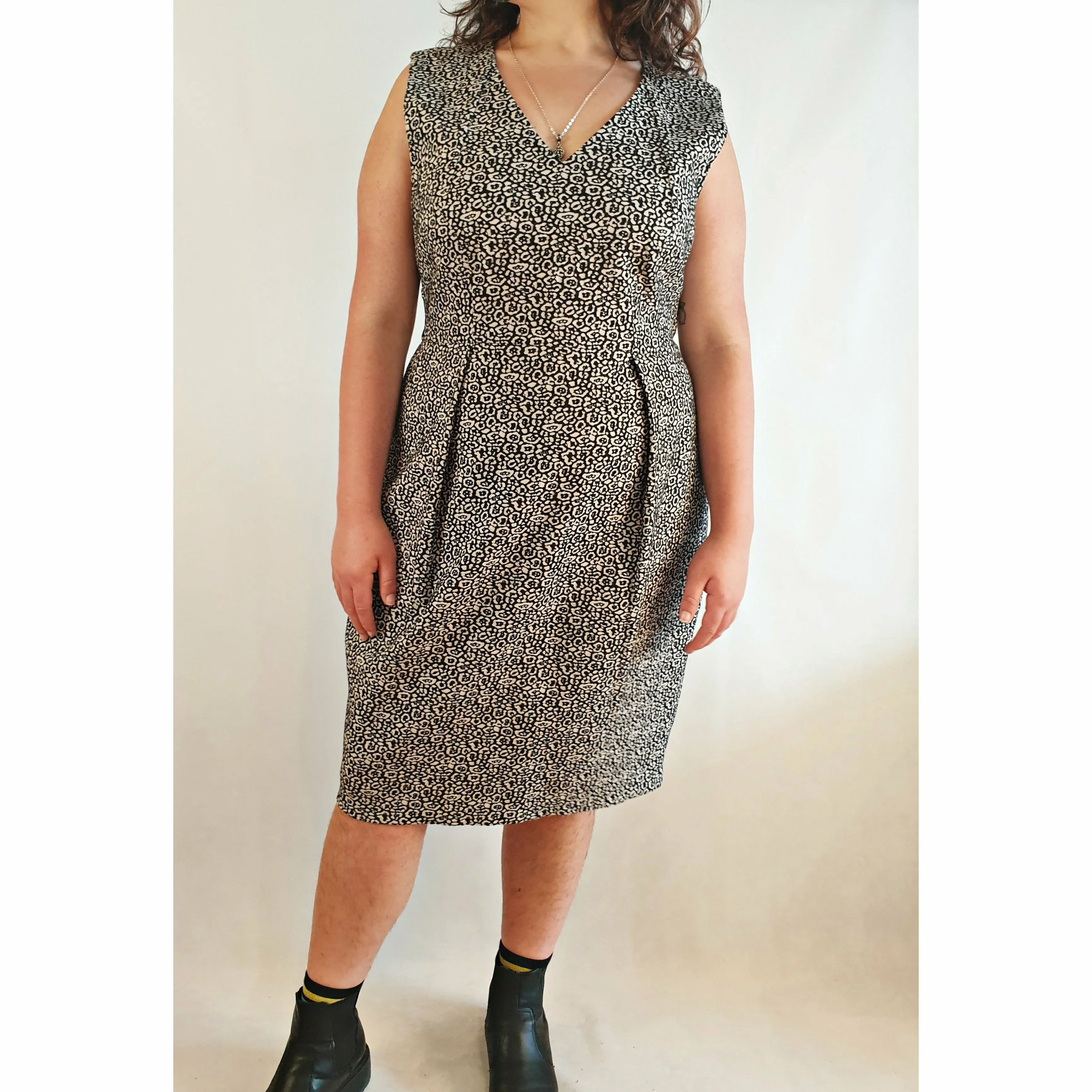 David Lawrence sleeveless black dress with white print size 14