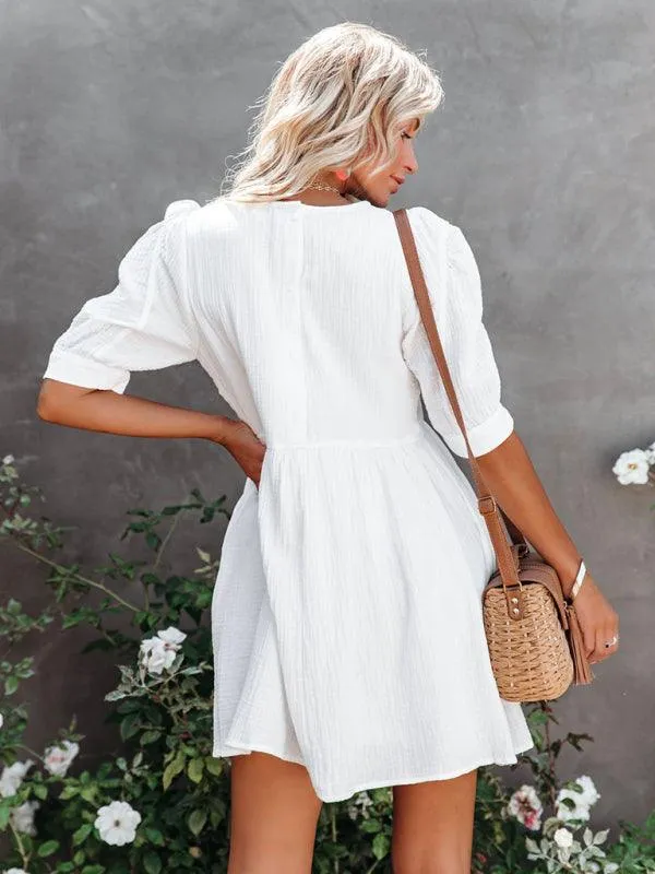 Effortlessly Elegant Women's Dress for Spring and Summer in Lightweight Polyester-Cotton Blend