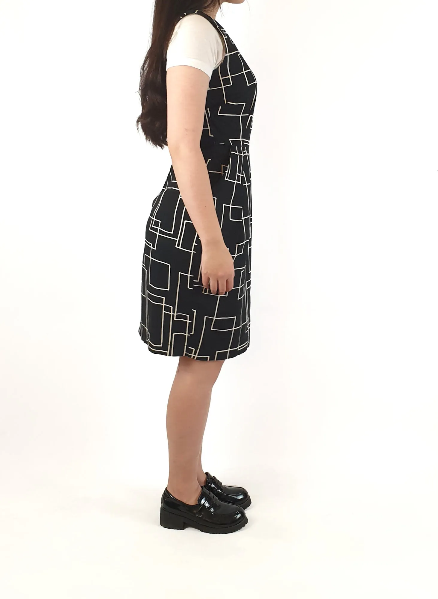 Frock Me Out black and white print dress size 6 (note: inconsistency near back zip)