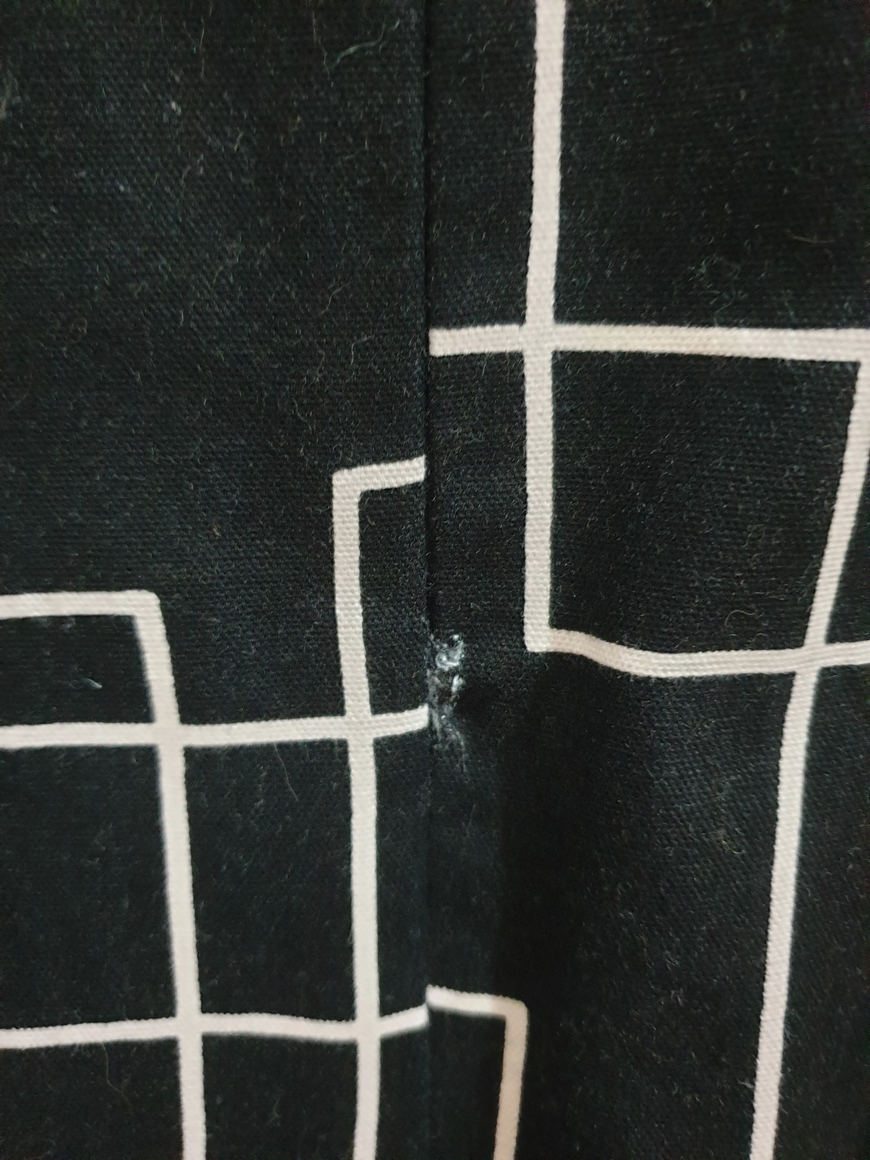 Frock Me Out black and white print dress size 6 (note: inconsistency near back zip)
