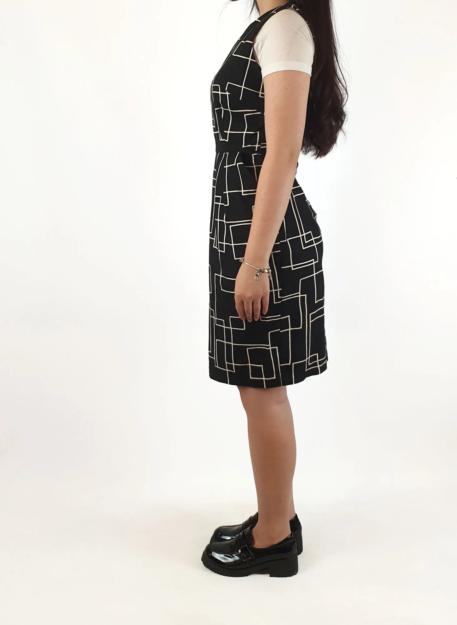 Frock Me Out black and white print dress size 6 (note: inconsistency near back zip)