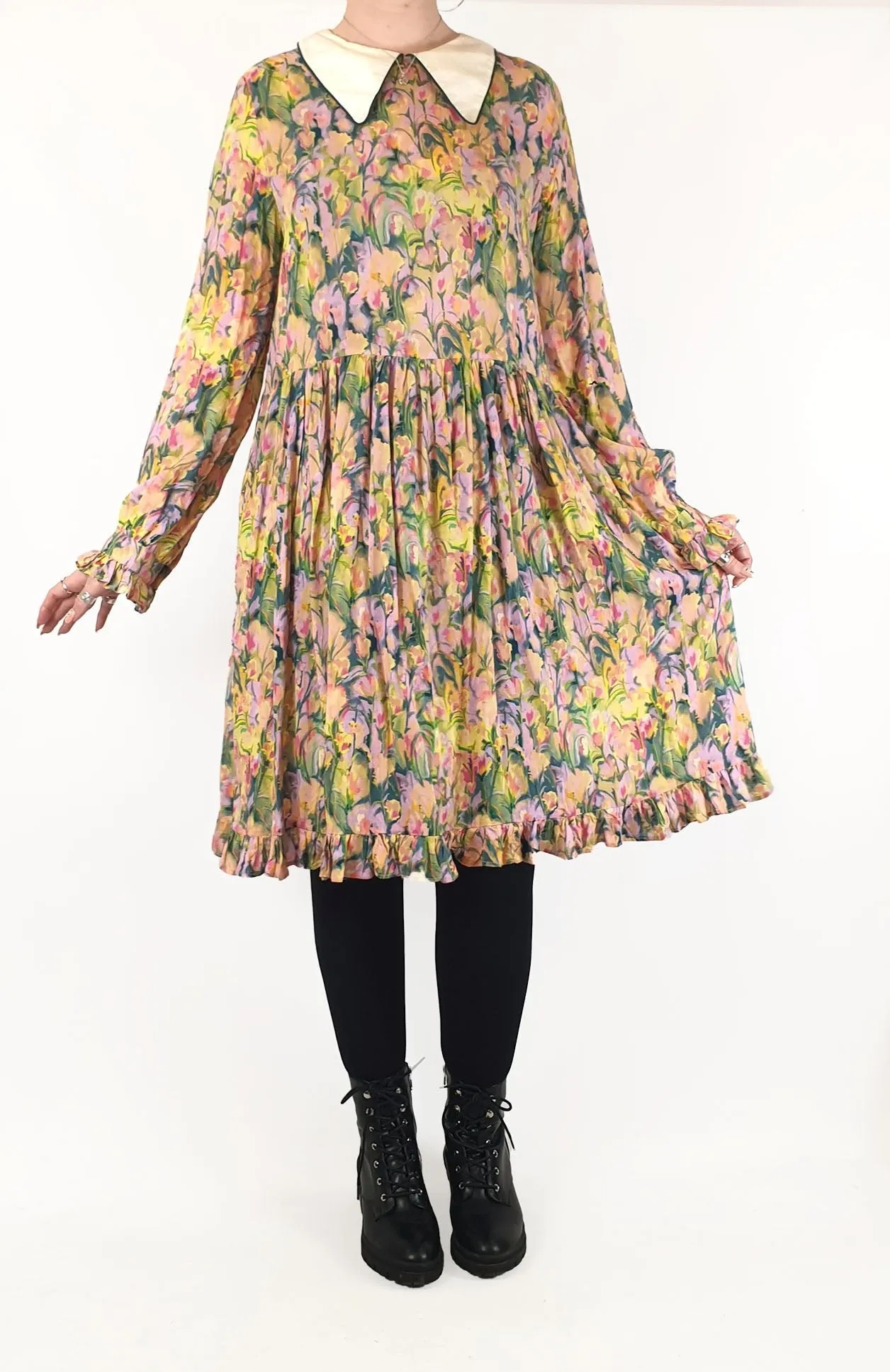 Kholo floral long sleeve dress with white collar size 14 (best fits 12-14)