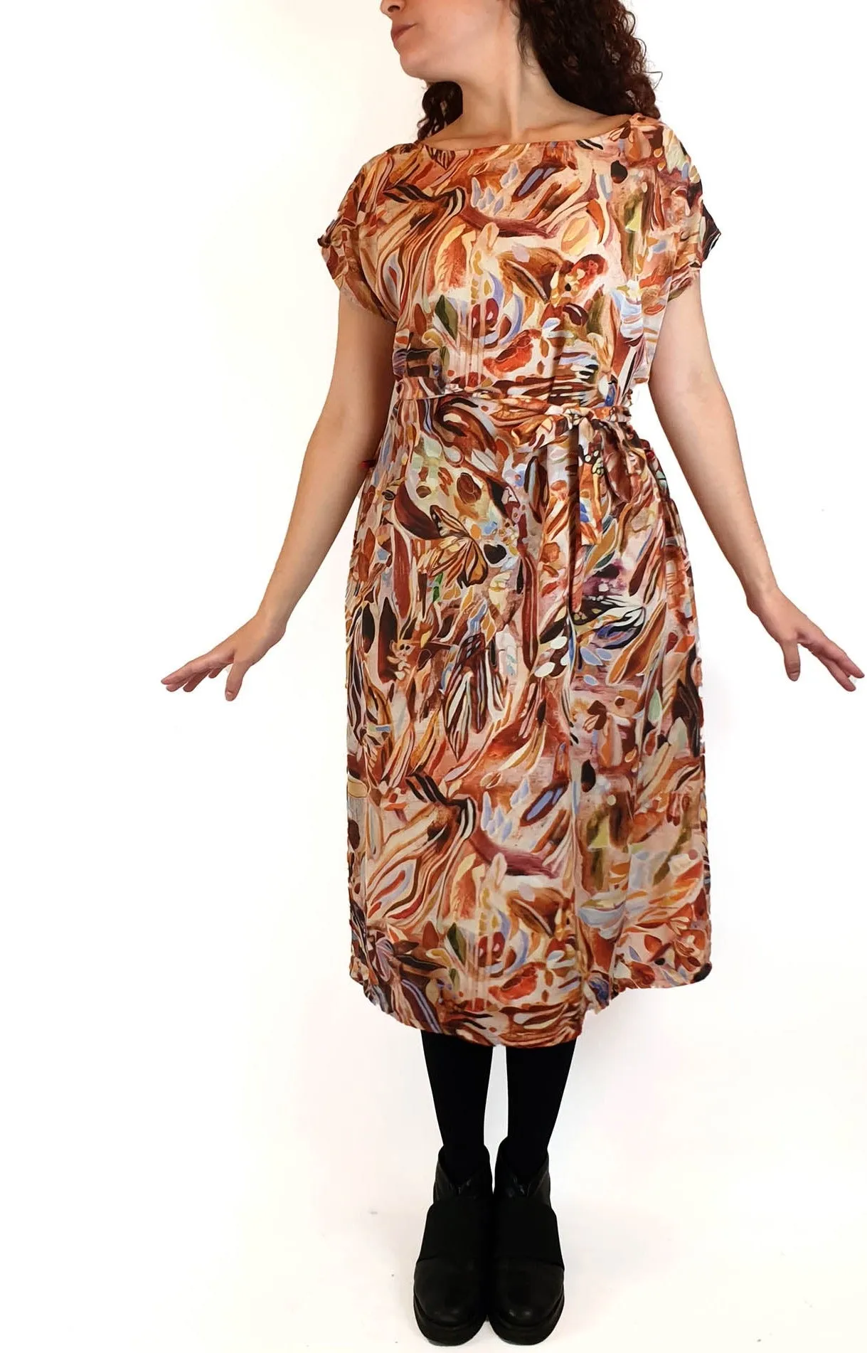 Kuwaii beautiful autumnal print dress size 10