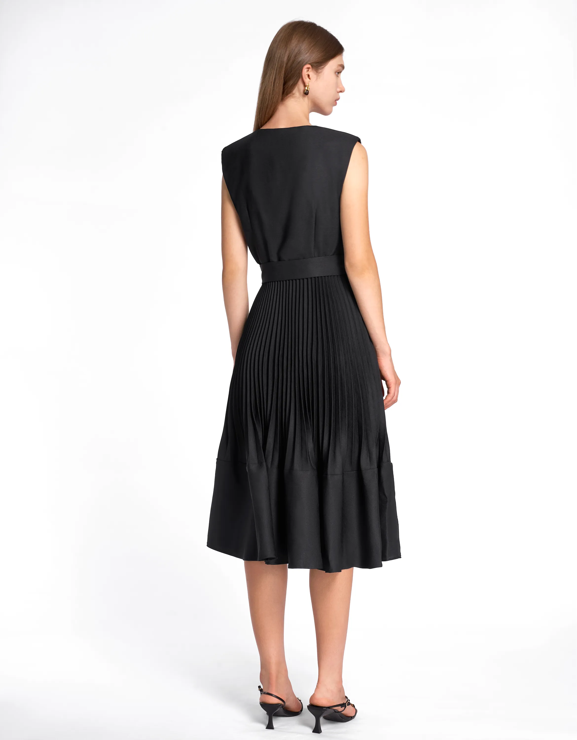 Sleeveless V-neck Pleated Midi Dress