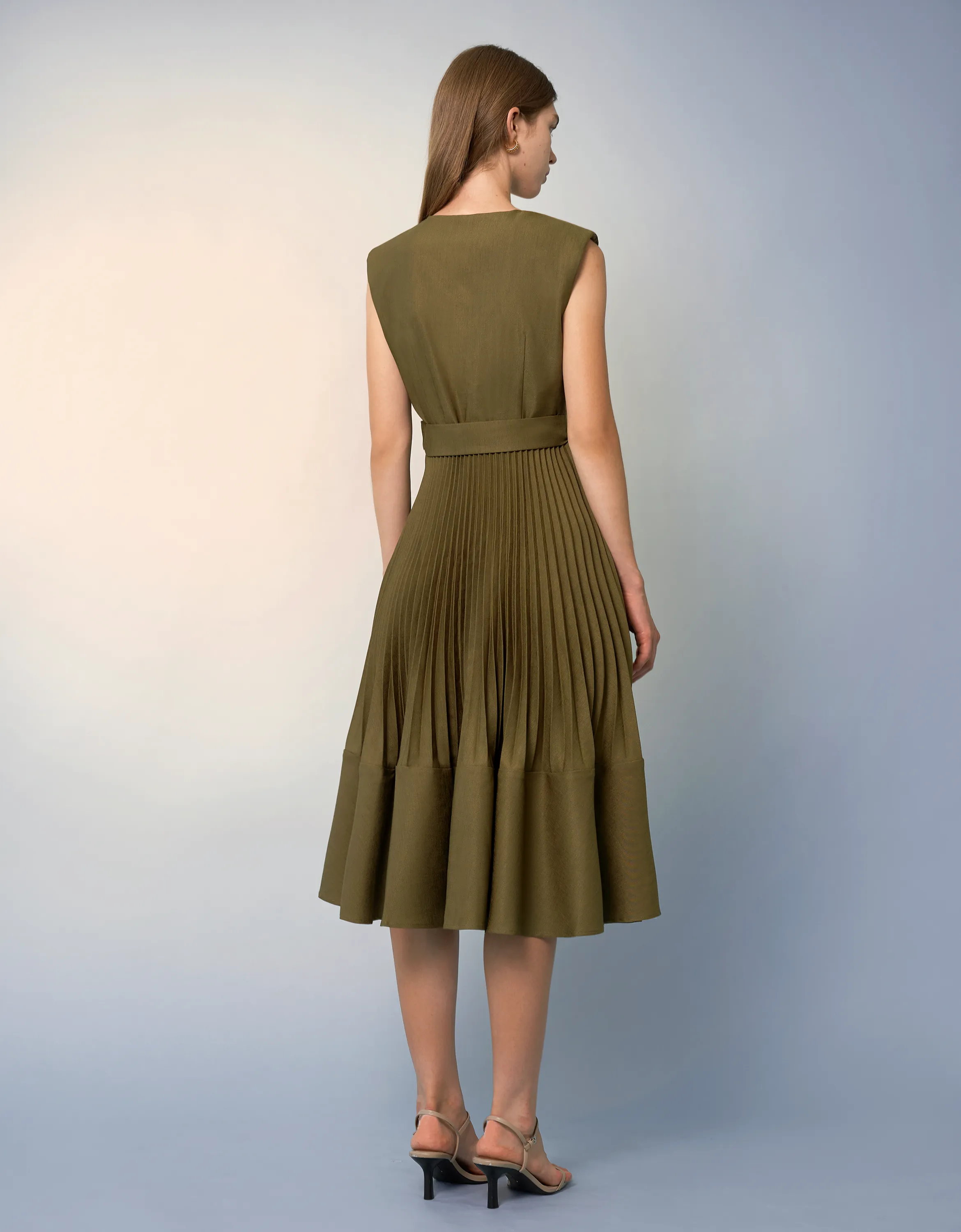Sleeveless V-neck Pleated Midi Dress
