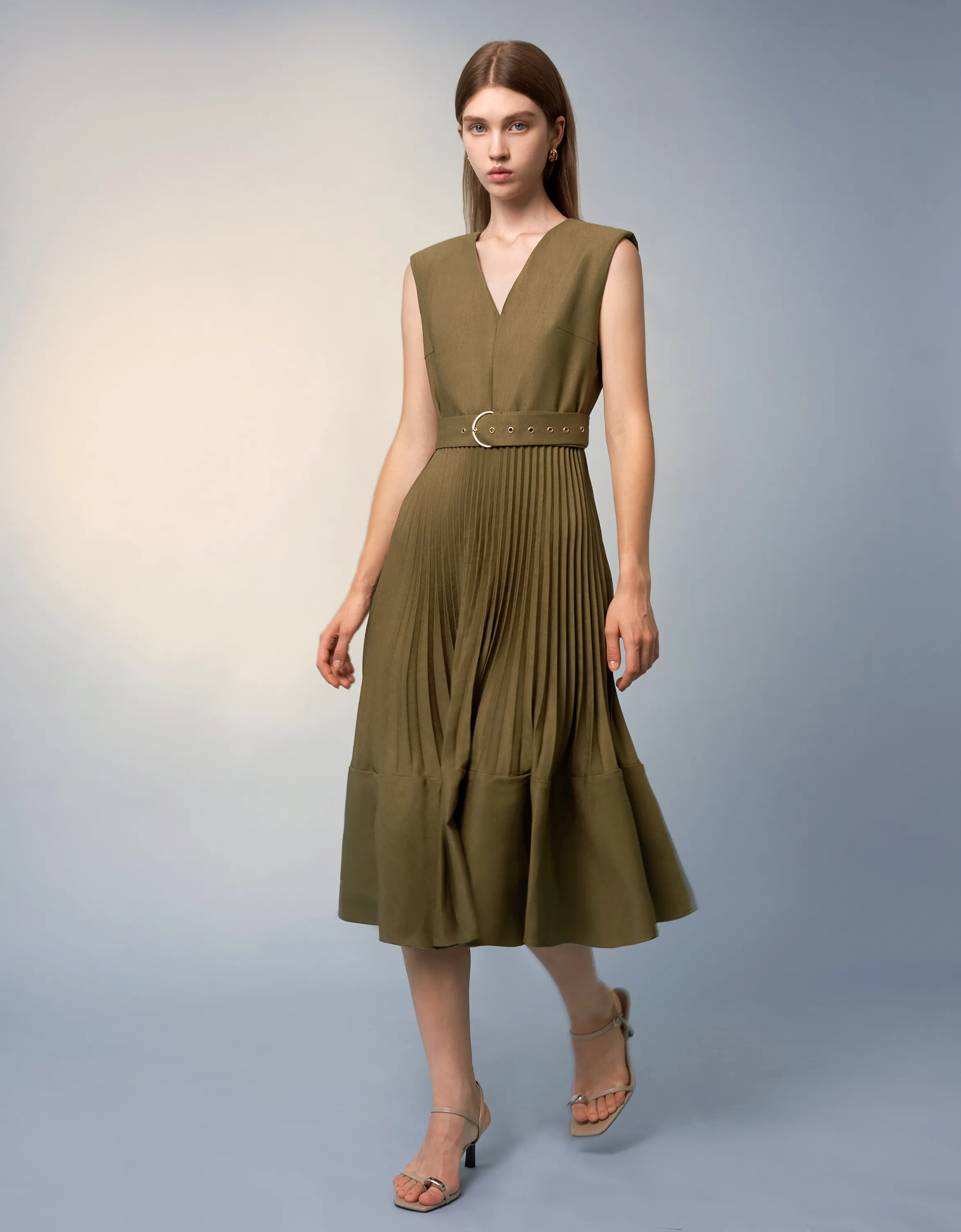 Sleeveless V-neck Pleated Midi Dress