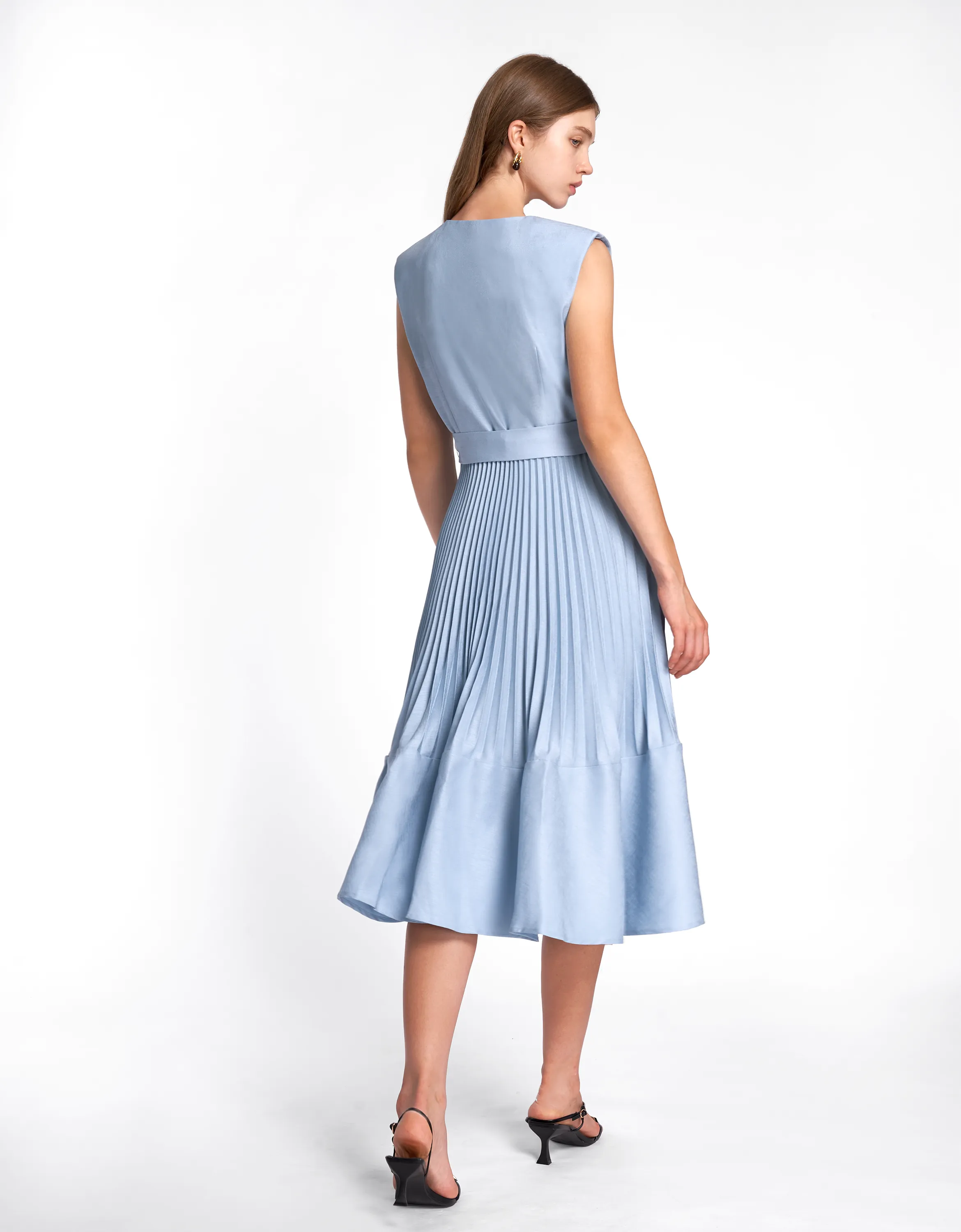 Sleeveless V-neck Pleated Midi Dress