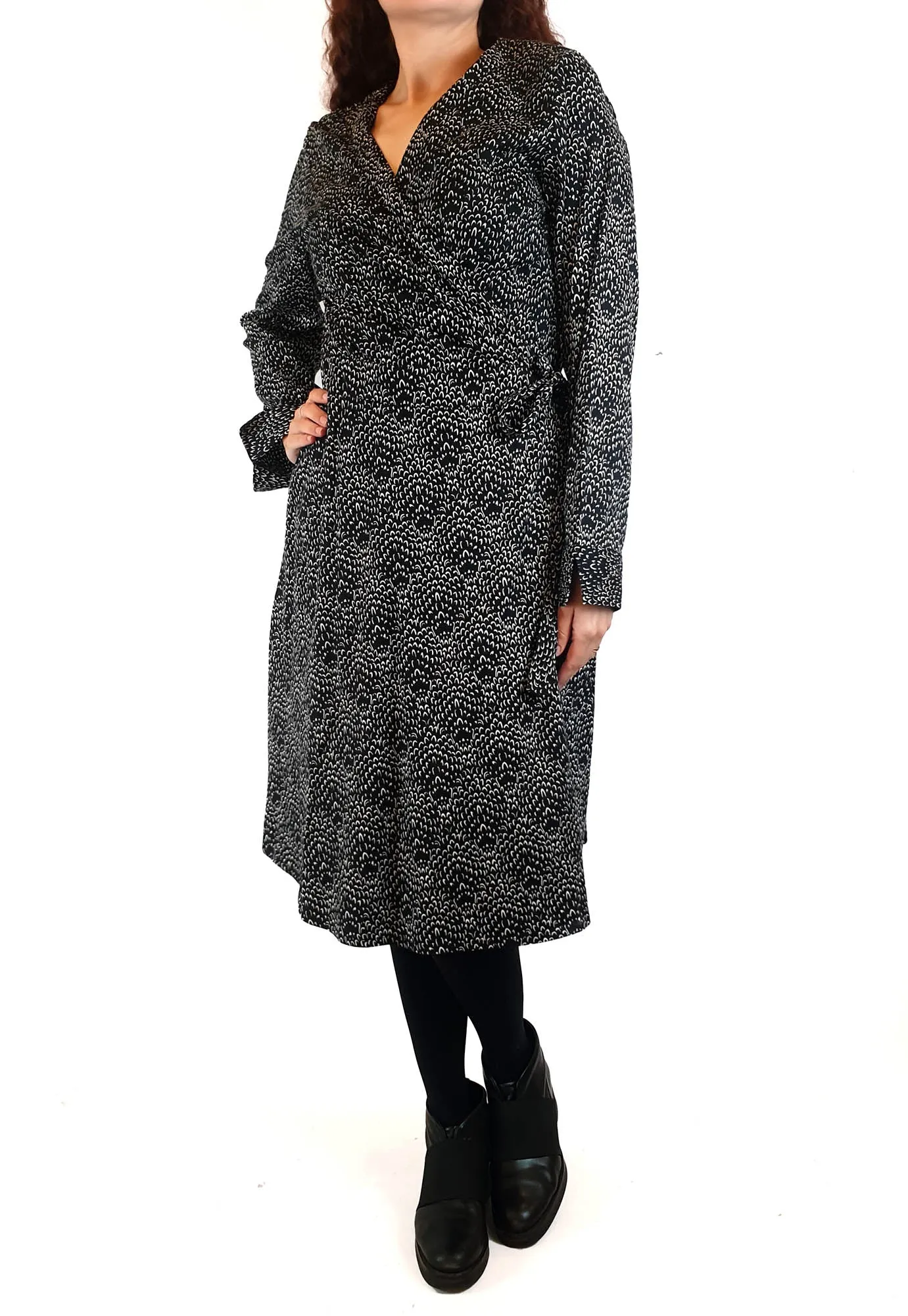 That Bird Label black print wrap style long sleeve dress size 10