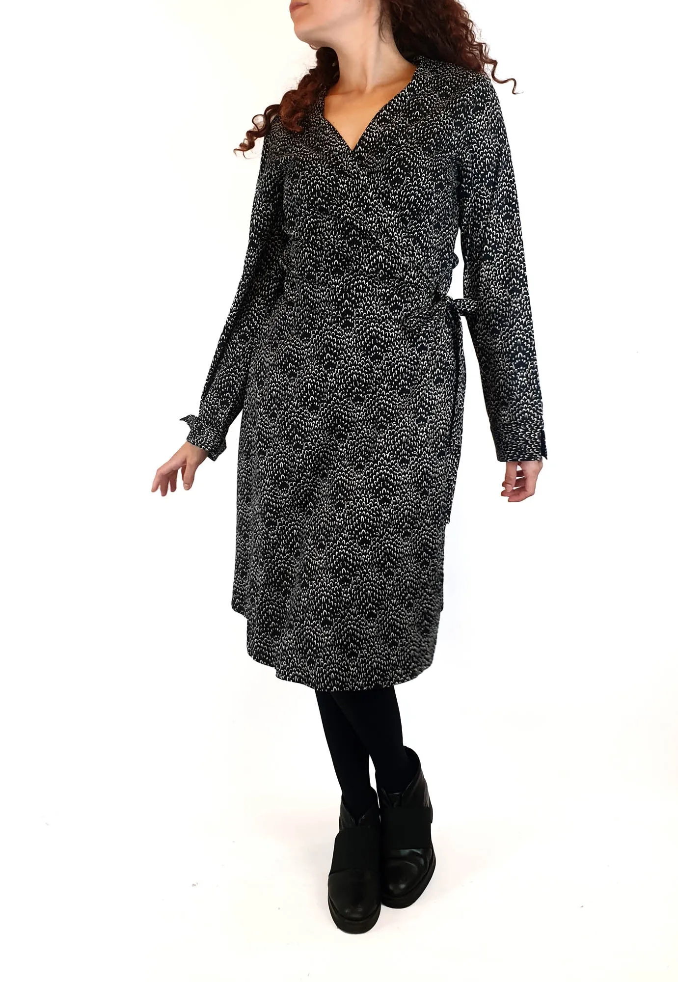 That Bird Label black print wrap style long sleeve dress size 10