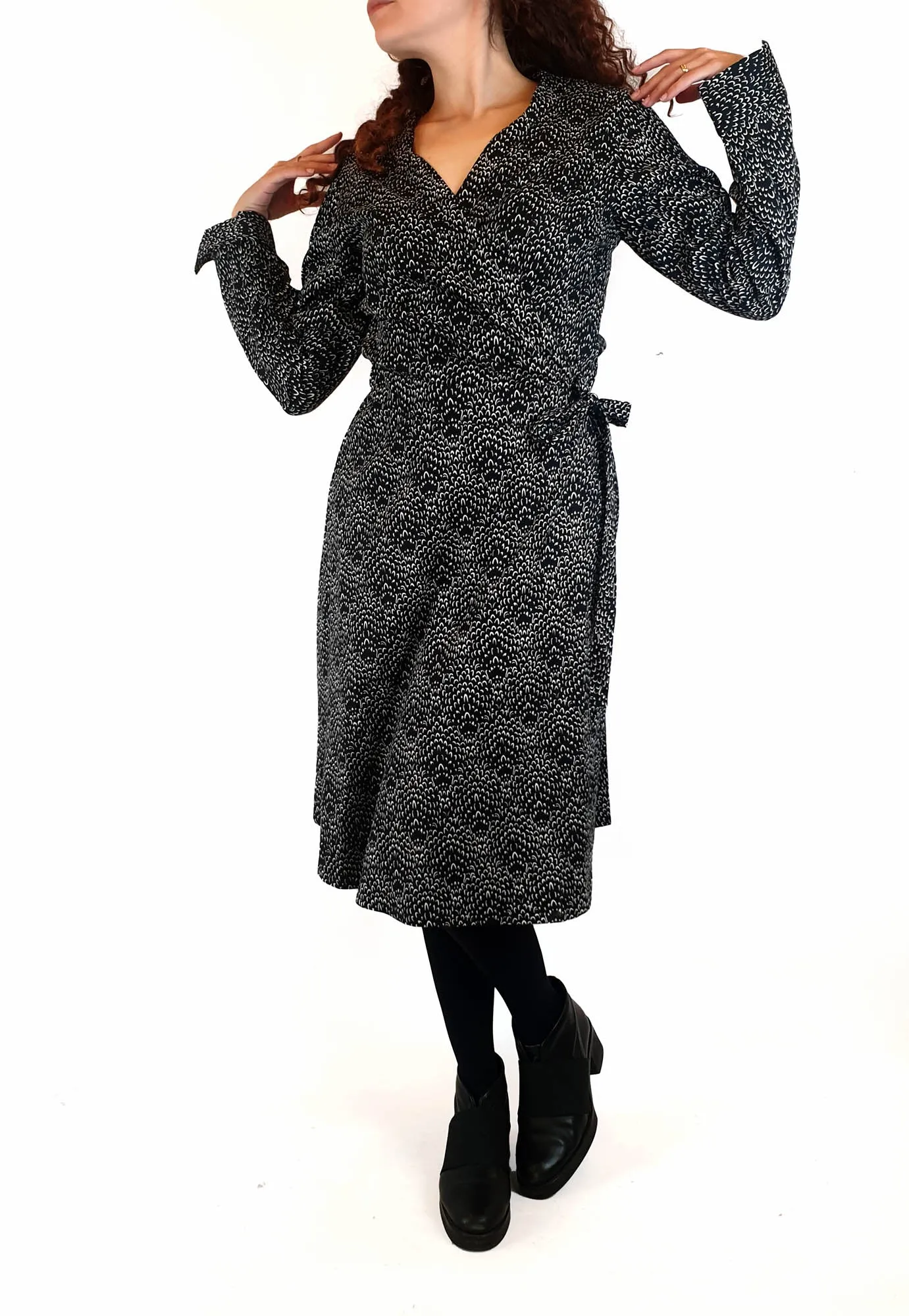 That Bird Label black print wrap style long sleeve dress size 10