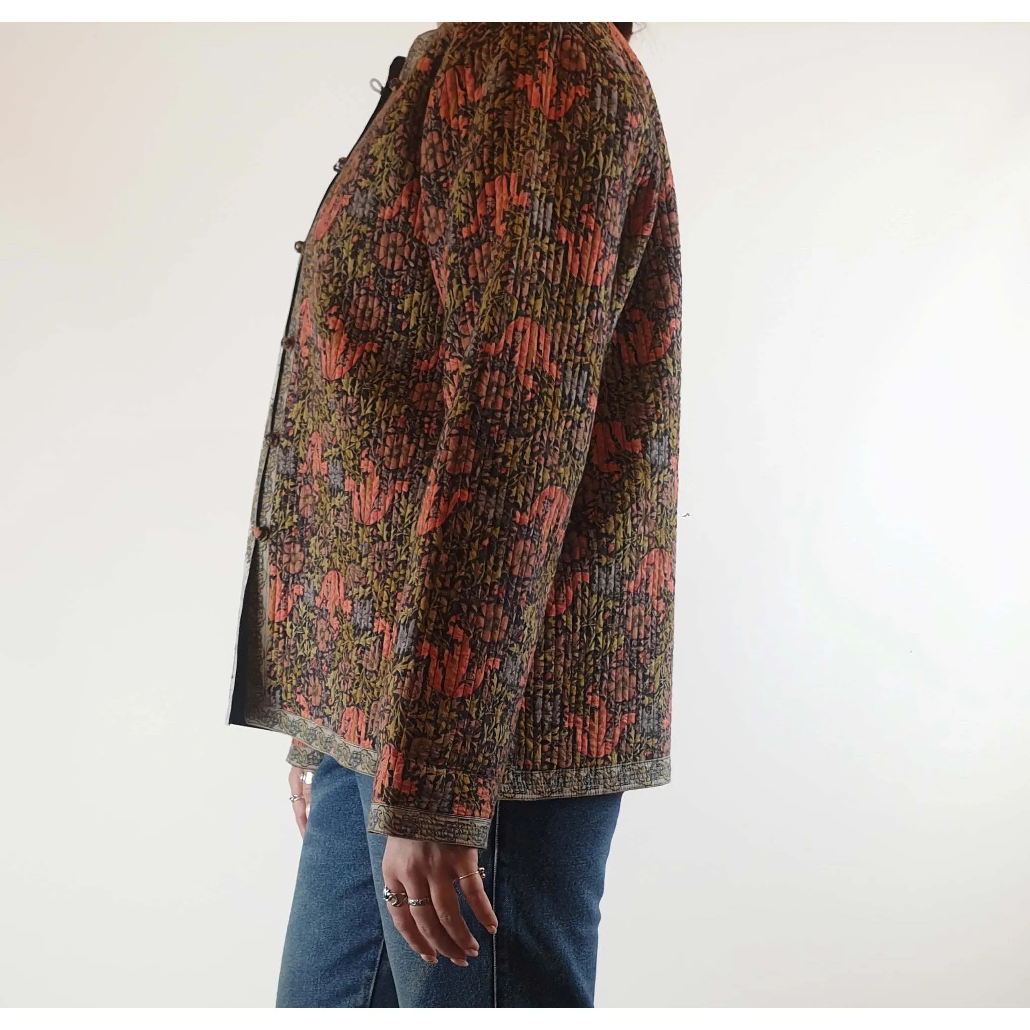 The Metropolitan Museum of Art quilted coat best fits size M