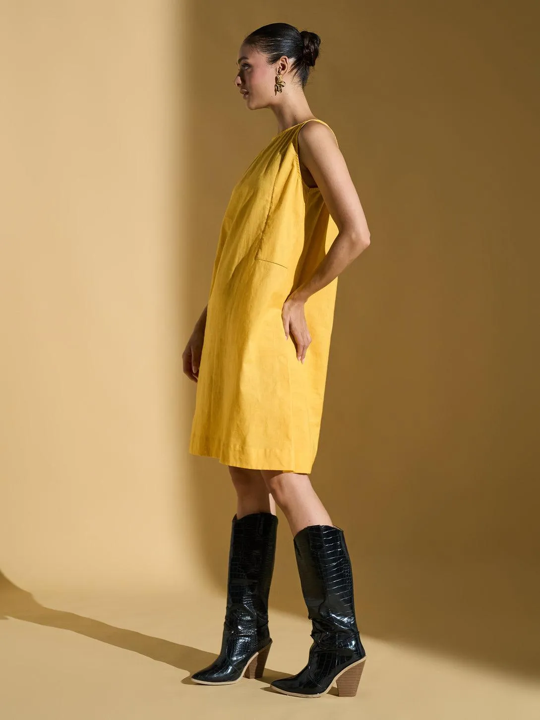 Timeless - Straight-Fit Dress perfect blend of class and comfort
