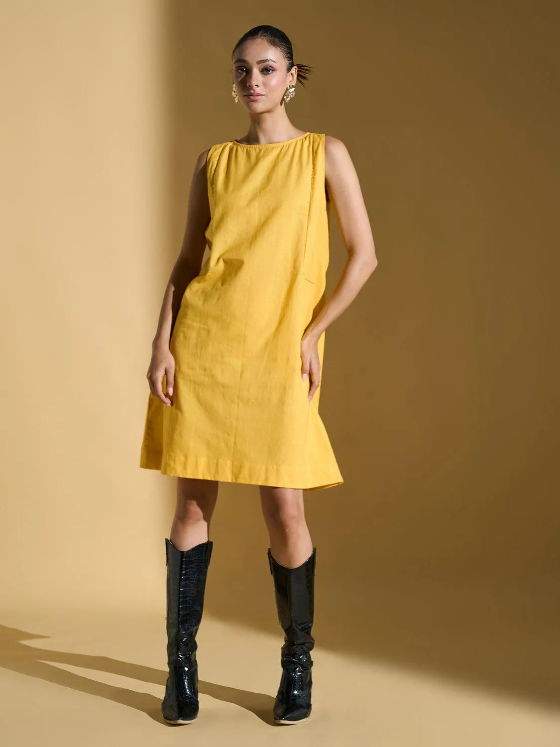 Timeless - Straight-Fit Dress perfect blend of class and comfort