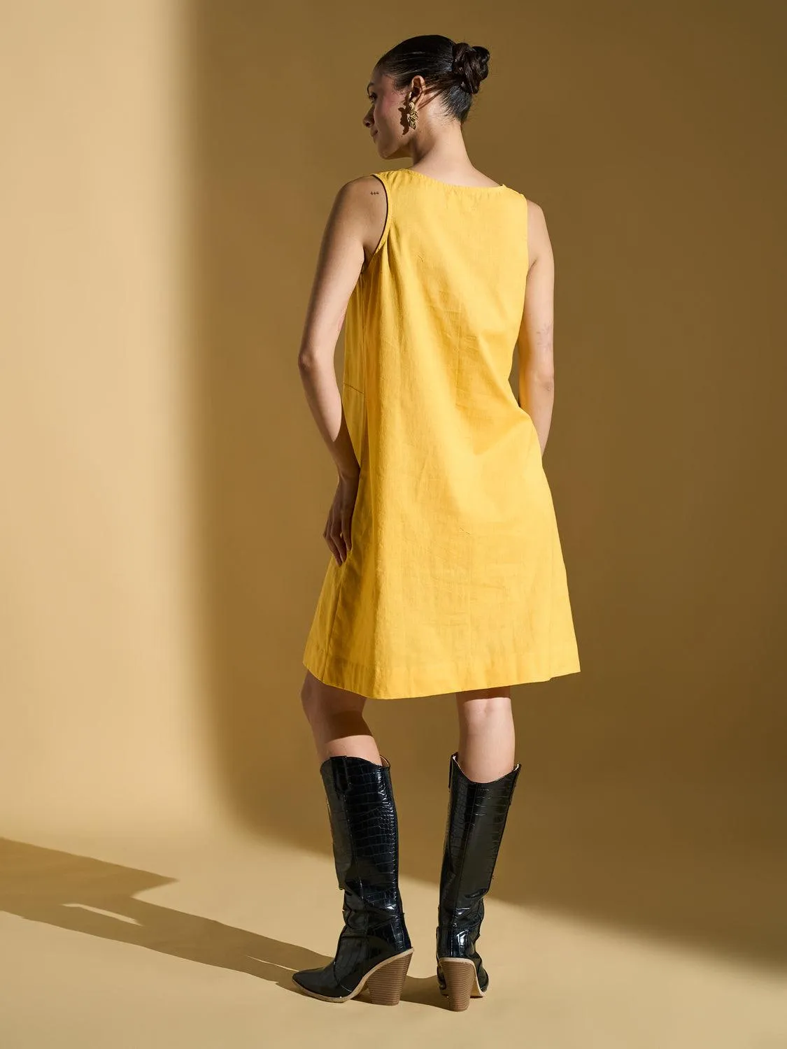 Timeless - Straight-Fit Dress perfect blend of class and comfort