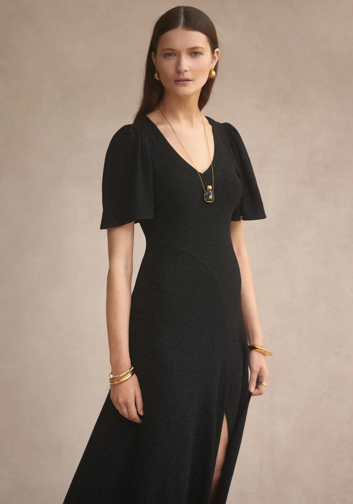 V-NECK FLUTED COMO MAXI DRESS BLACK LAME