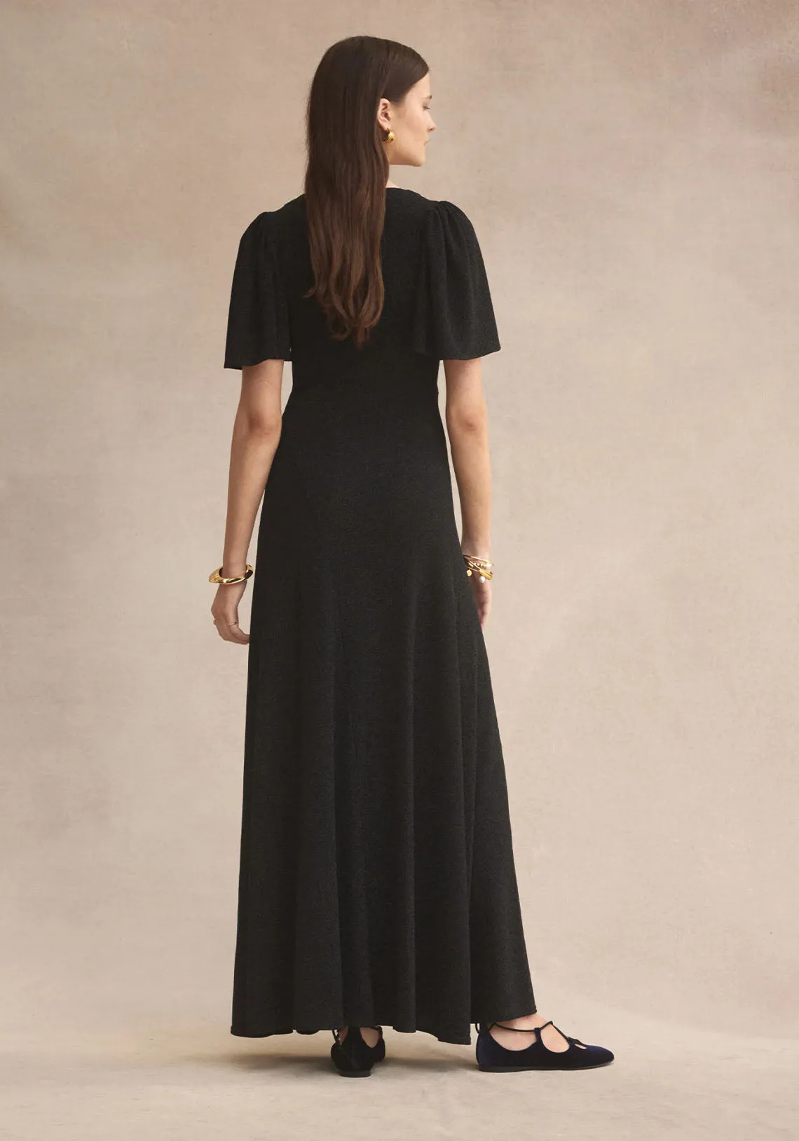 V-NECK FLUTED COMO MAXI DRESS BLACK LAME